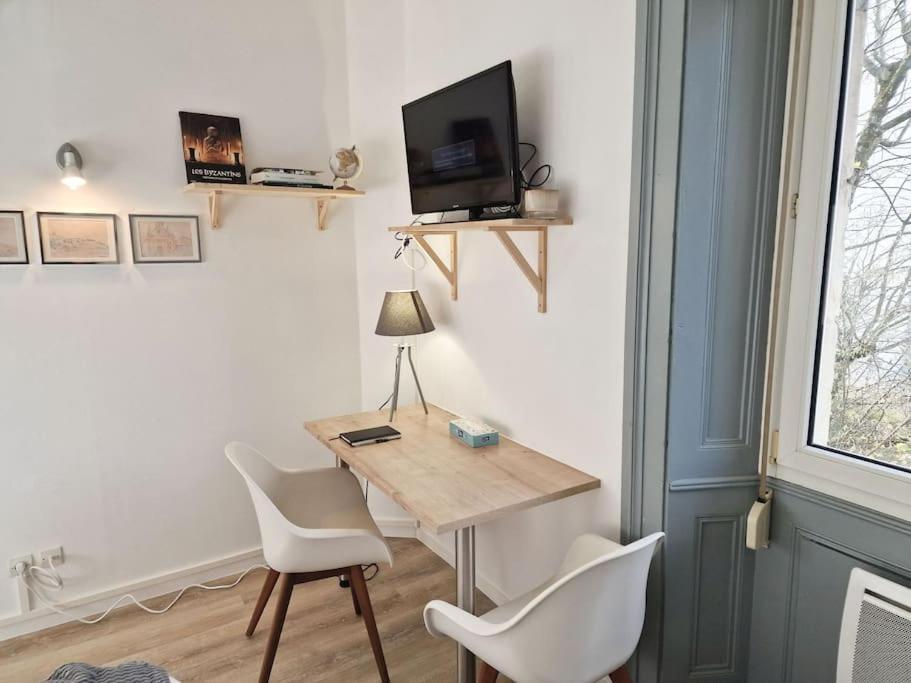 "Le Bisontin", Studio Cosy Au Calme, Proche De La Gare Besançon Exterior foto
